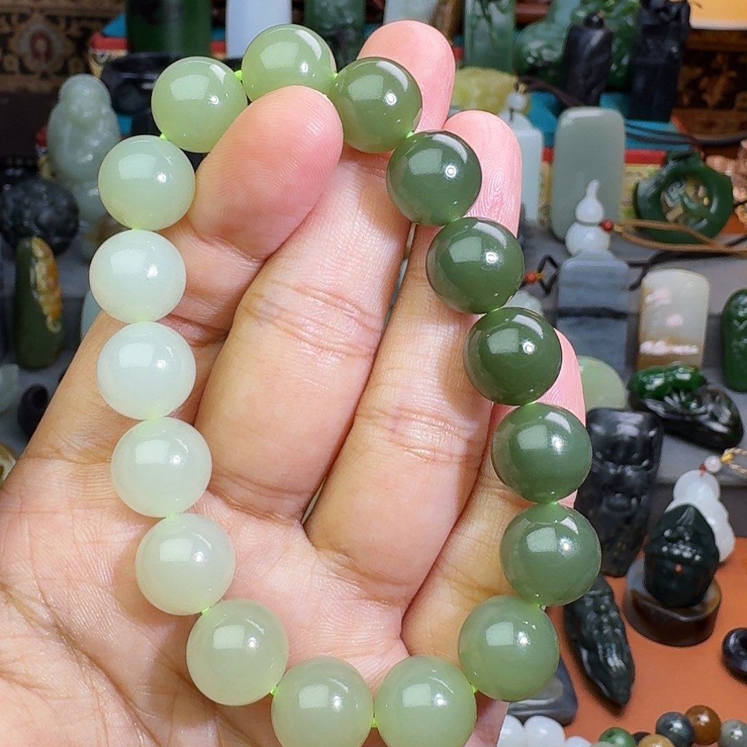 相***歌和田玉未镶嵌颈饰