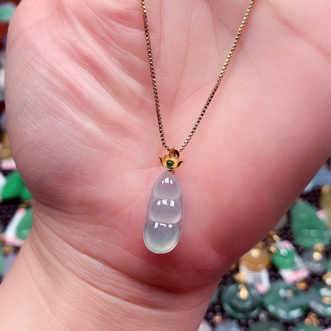 翡翠18K金镶嵌颈饰