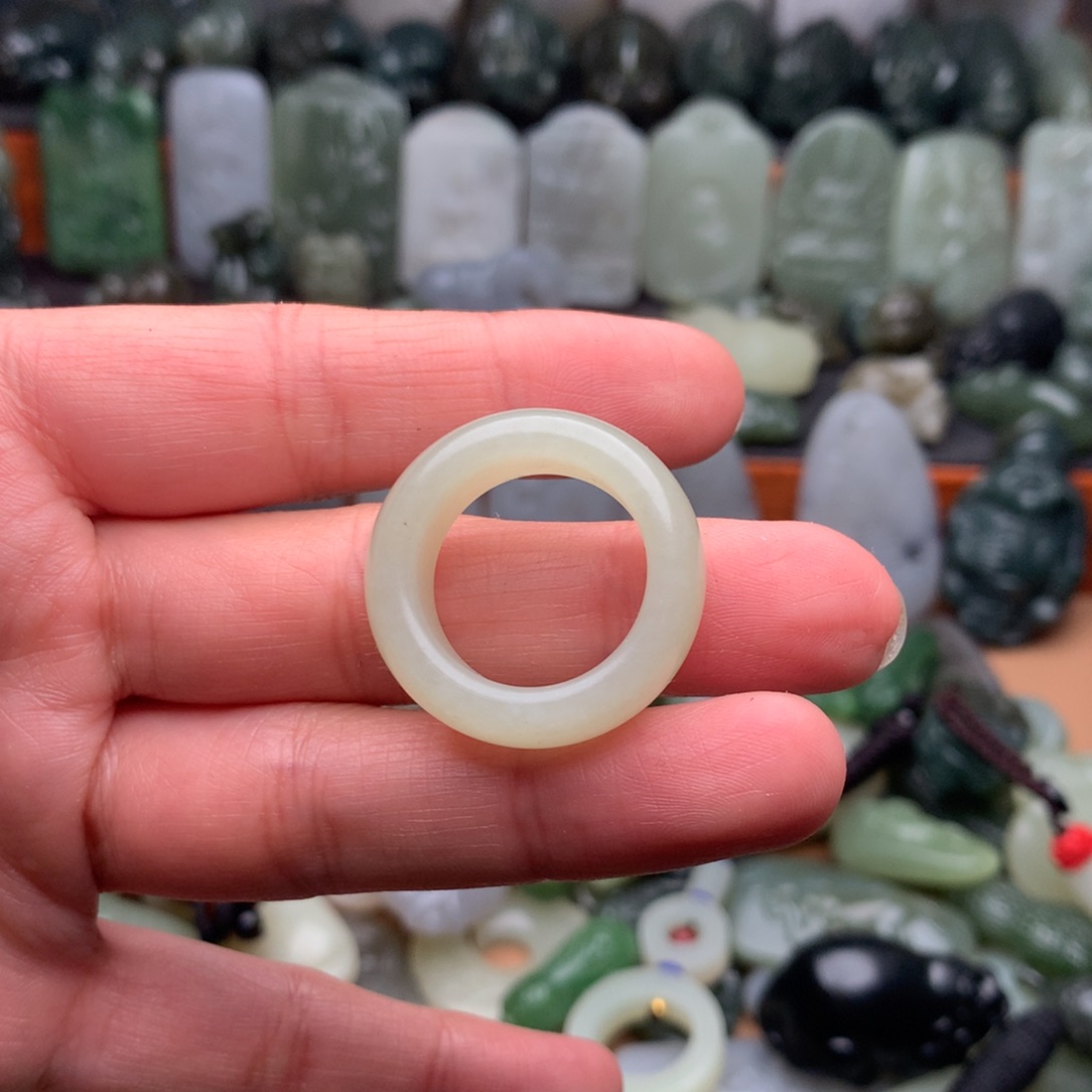 和田玉未镶嵌颈饰挂件137