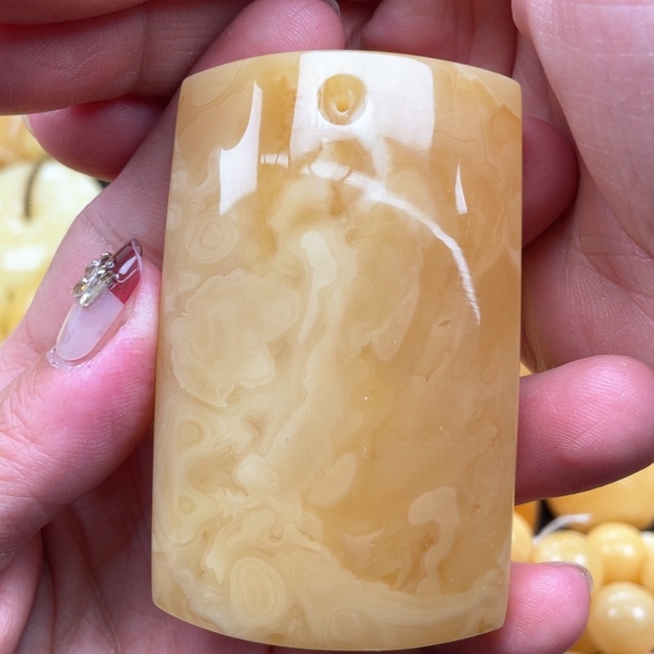 蜜蜡裸石未镶嵌蜜蜡牌子重56.2克