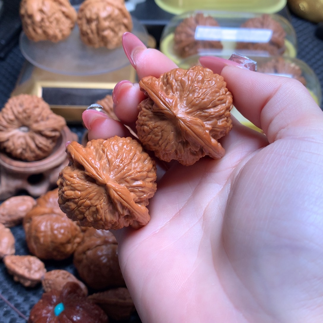 文玩核桃把件40白狮子