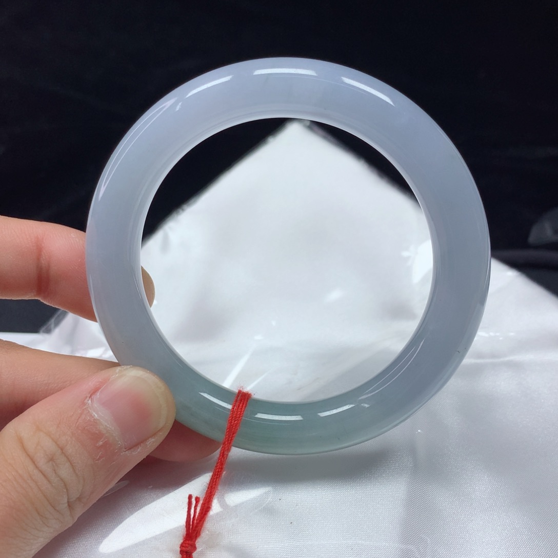 翡翠手镯（圆镯）未镶嵌54.1