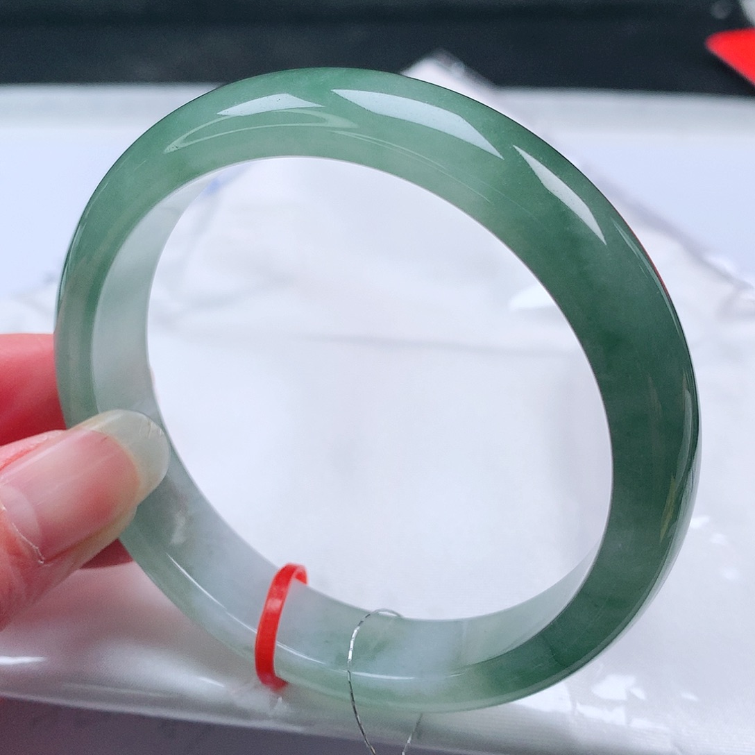 翡翠手镯未镶嵌58圈