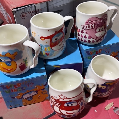 微瑕，不能明火，口径7高度9默认发4个带礼盒杯子