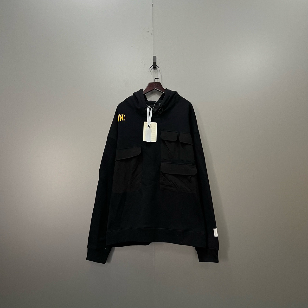 95新  （bb）MITARBEITER（IN） 黑色多口袋帽衫 L码/000232