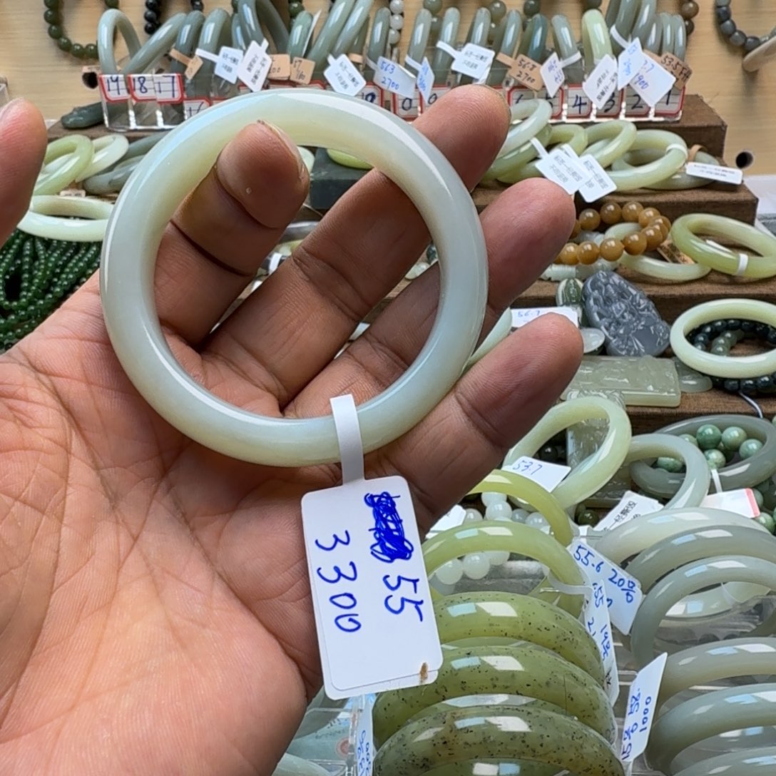 用***3和田玉未镶嵌手镯