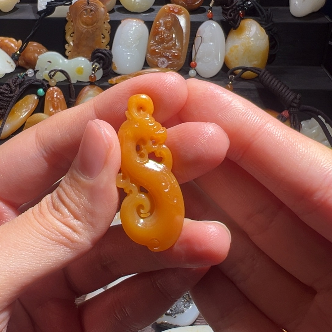 阳***．和田玉未镶嵌颈饰