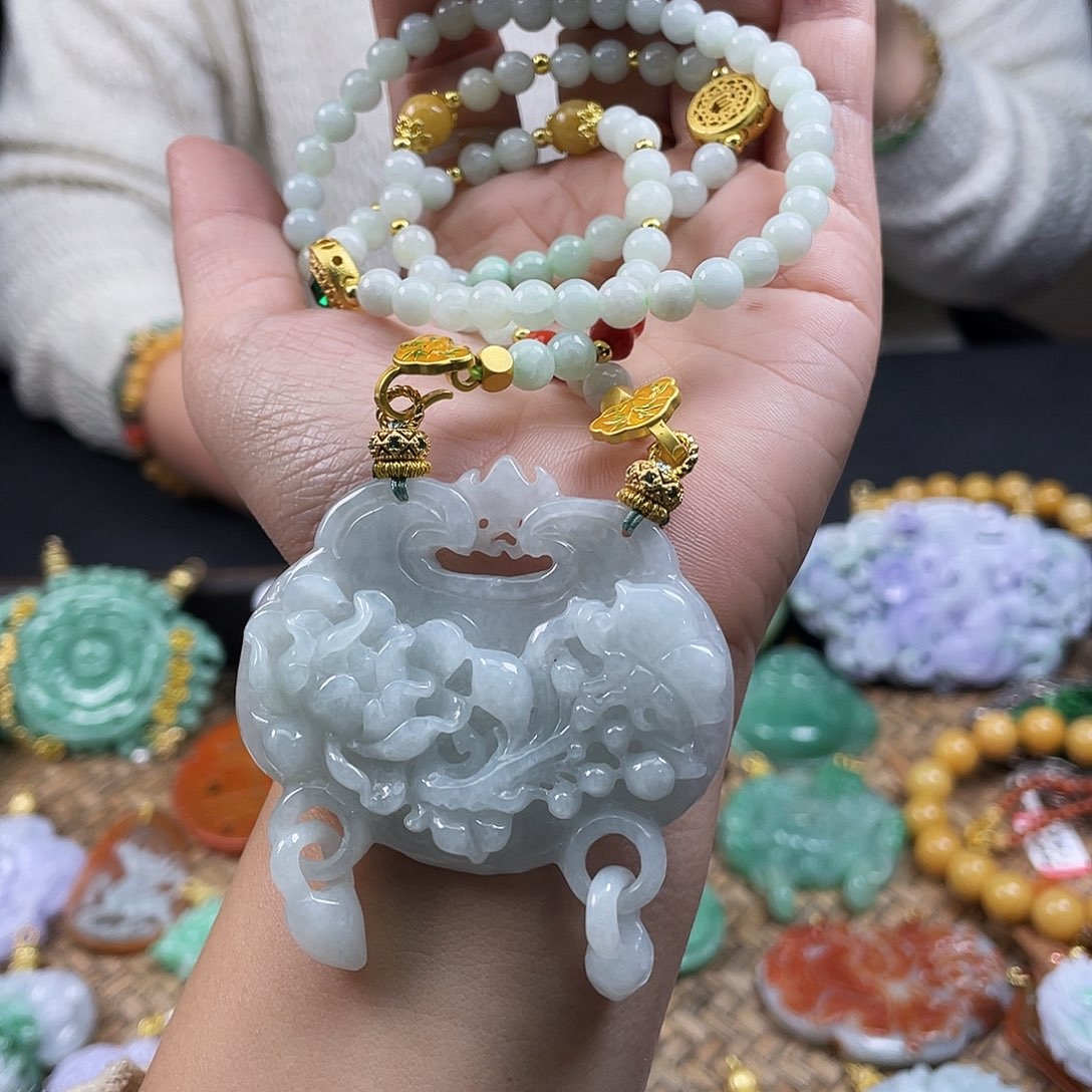 翡翠未镶嵌颈饰翡翠