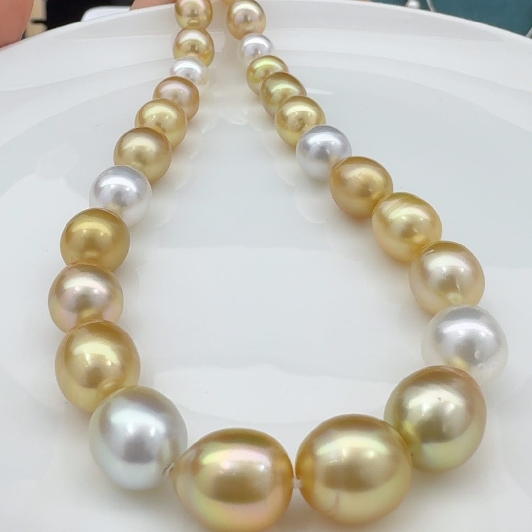 未镶嵌海水珍珠颈饰