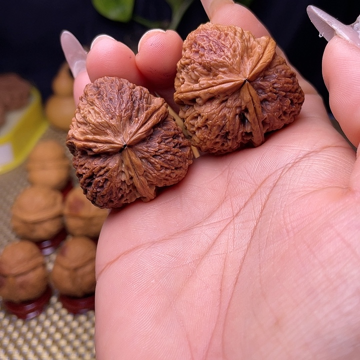 文玩核桃把件4梅花三愣