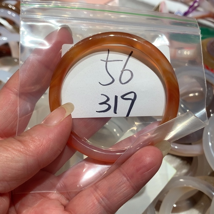 玛瑙/玉髓手镯未镶嵌56