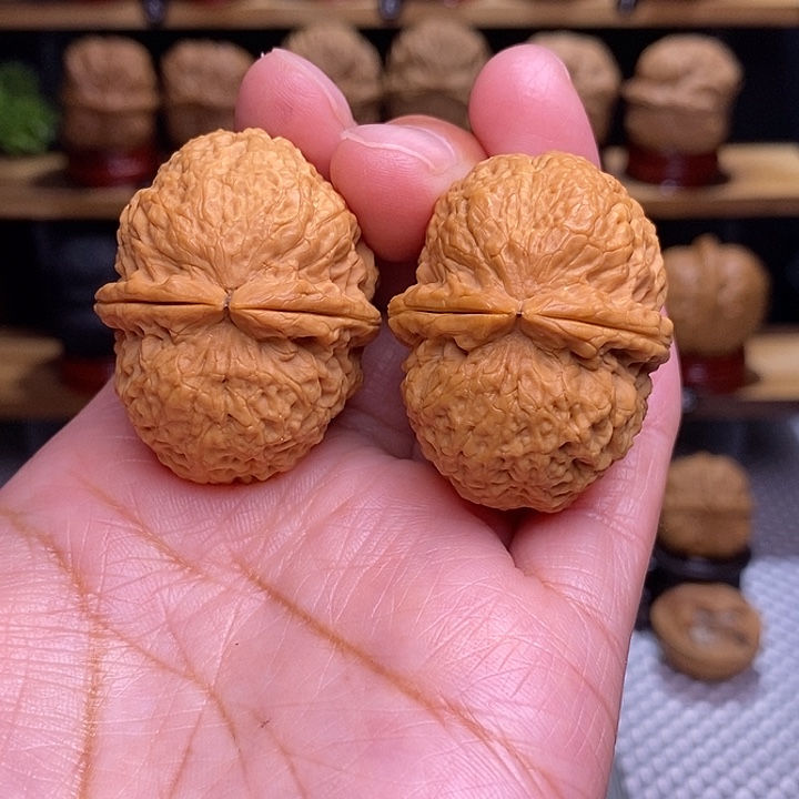 文玩核桃吊坠珊瑚纹元宝19