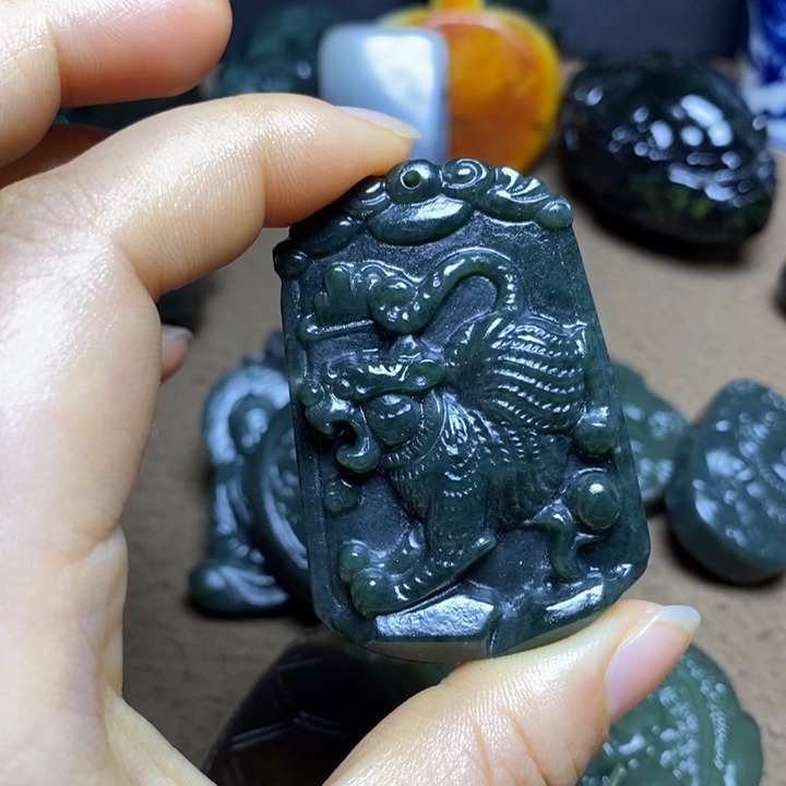 和田玉（糖玉）未镶嵌颈饰