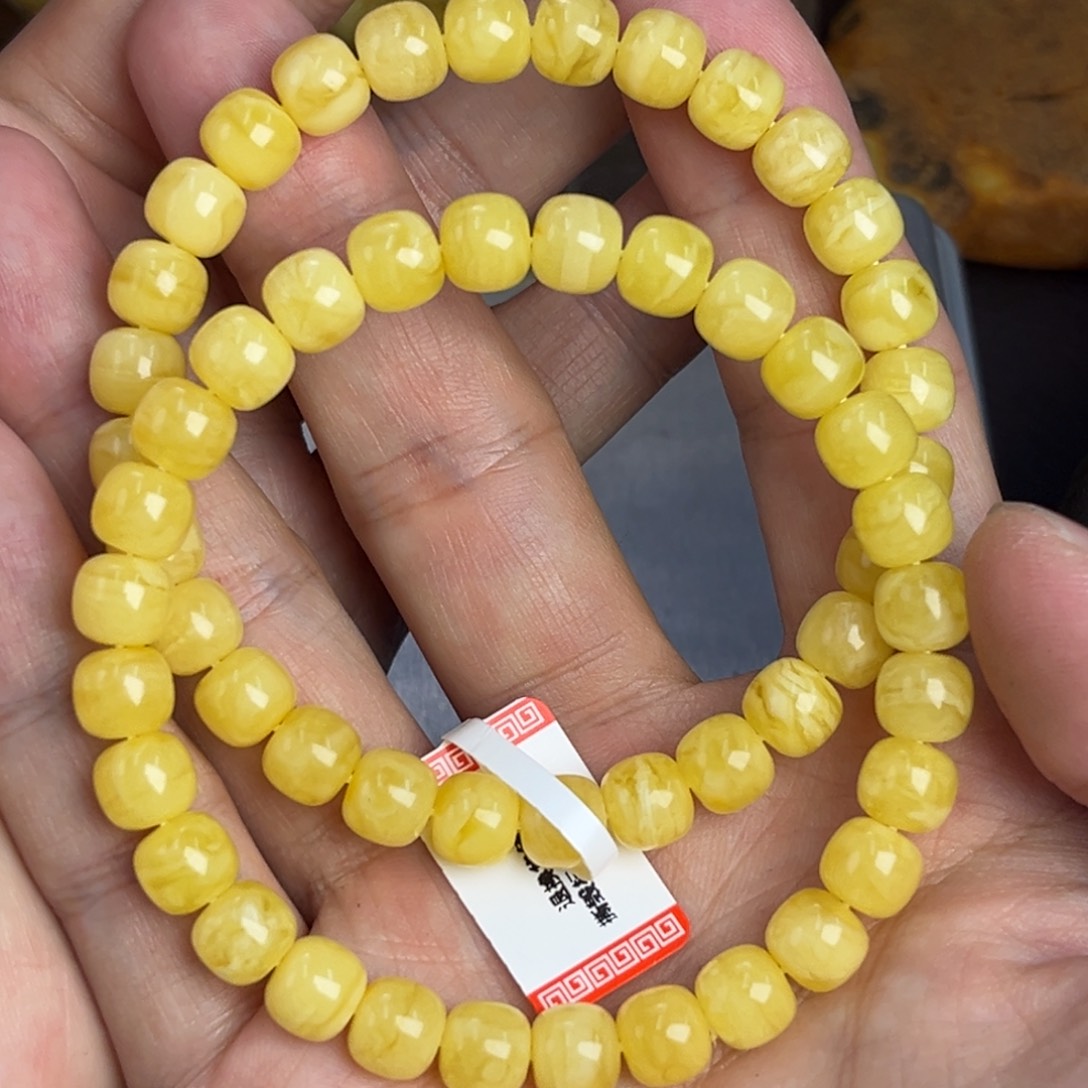 琥珀未镶嵌裸石7.9老型浓，多样发其一