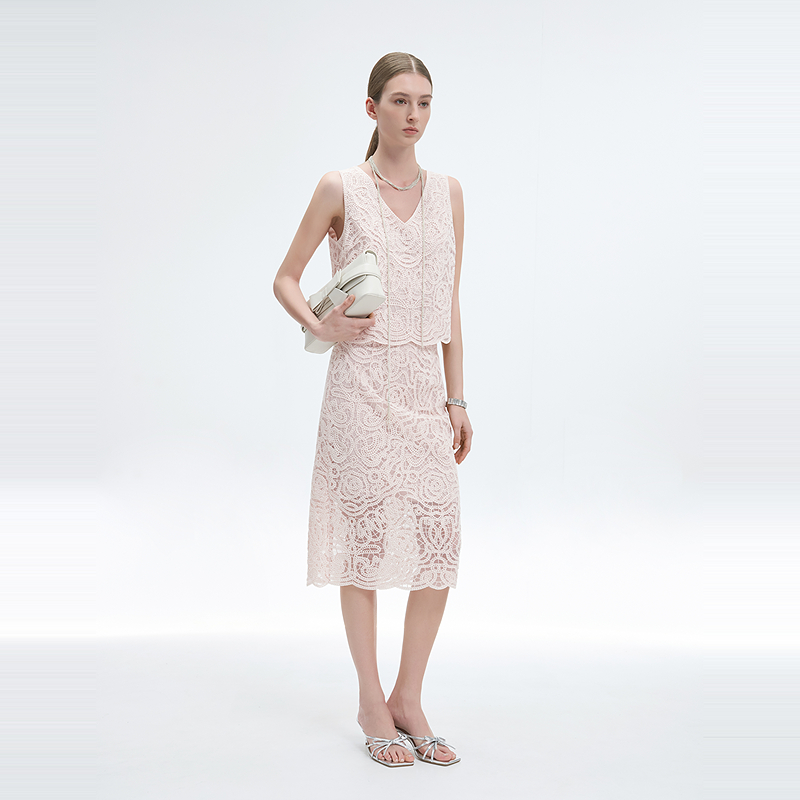 ANMANI恩曼琳25夏季新款法式气质V领无袖绣花蕾丝衫背心EANFBA23