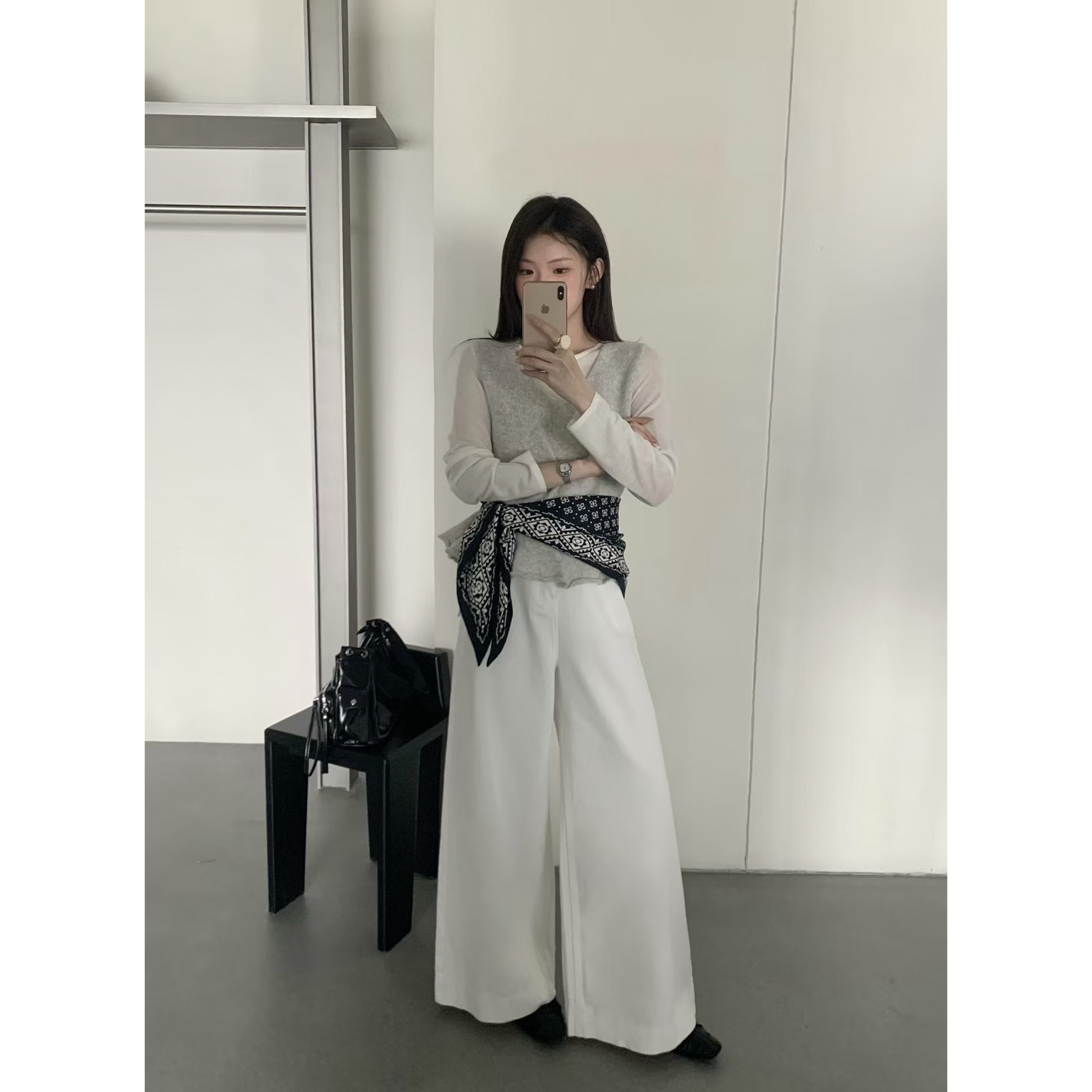 两颗桃  “长腿比例”韩系垂感天丝软牛仔裤