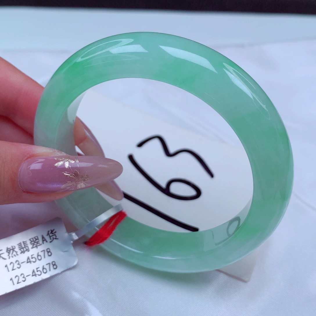 翡翠手镯未镶嵌翡翠52