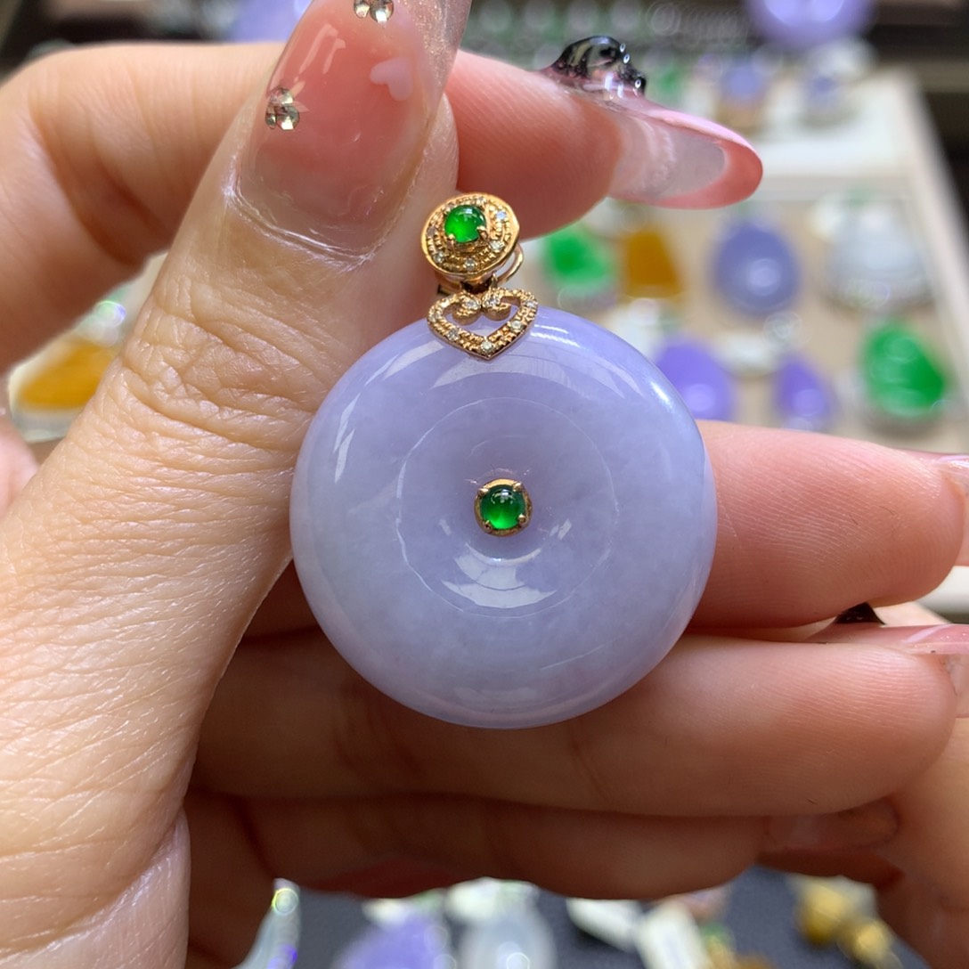 翡翠颈饰18K金镶嵌翡翠