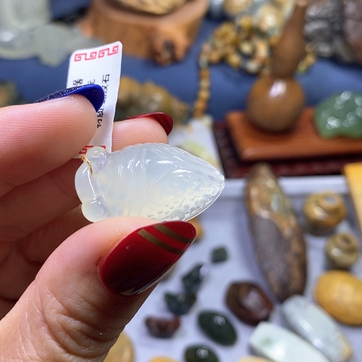 蛇纹石玉吊坠未镶嵌