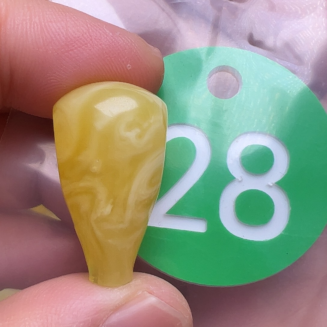 未镶嵌蜜蜡珠宝奇石招****司14m m