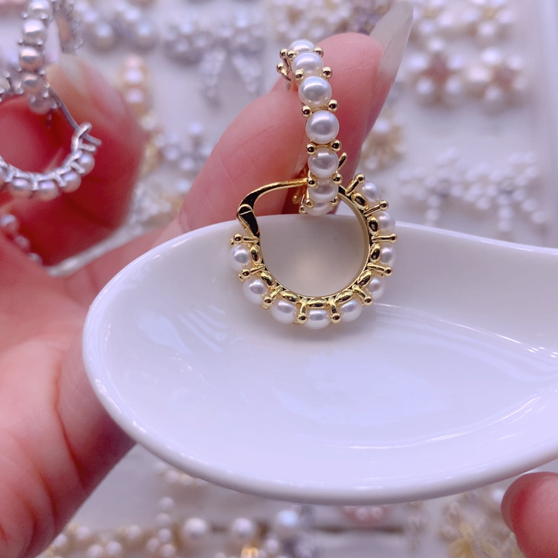 淡水珍珠耳饰合金