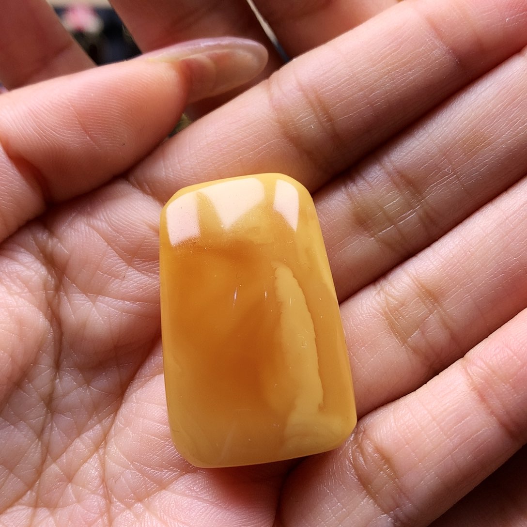 蜜蜡颈饰18K金镶嵌吊坠