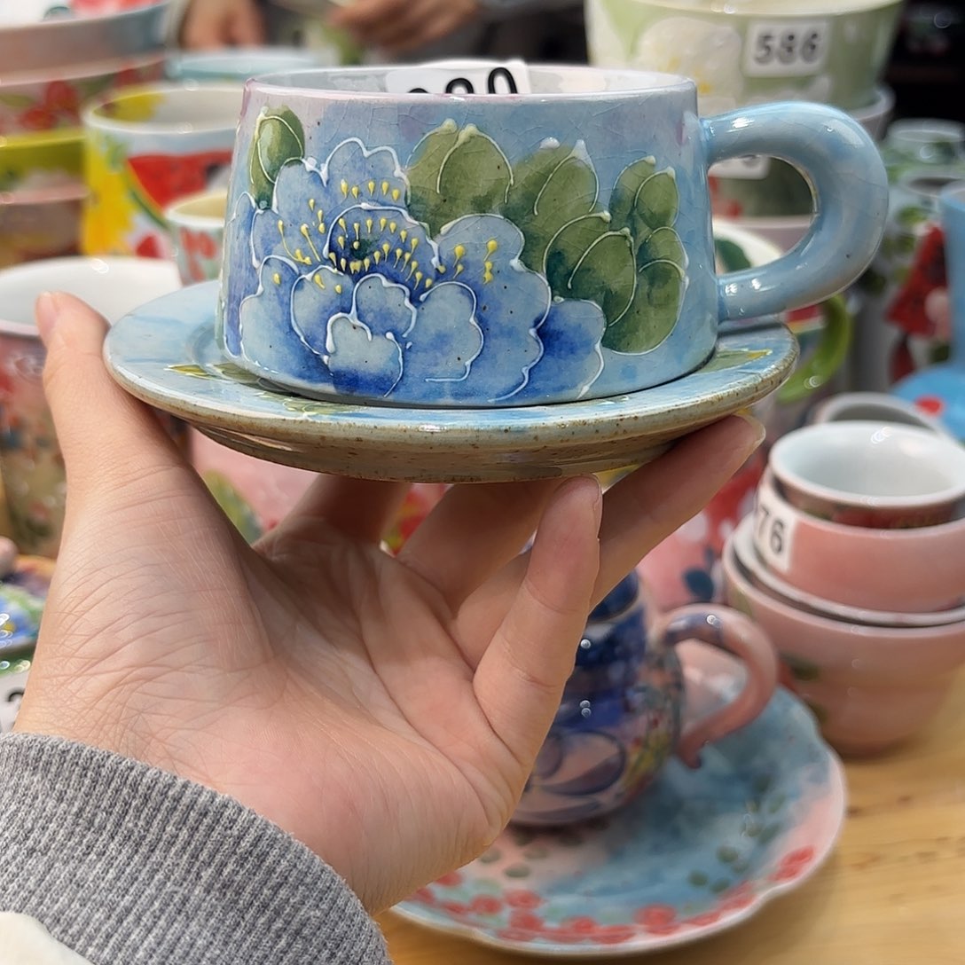 瓷片兔兔盖茨。兔兔