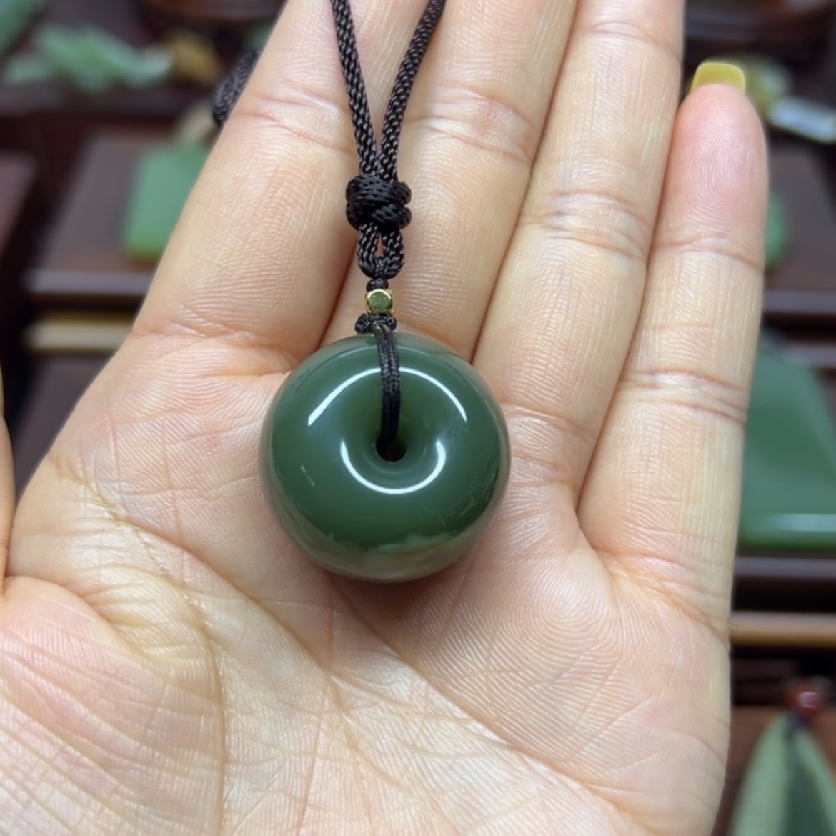 【闪购商品】岫岩河磨玉（透闪石质玉）颈饰未镶嵌面包扣