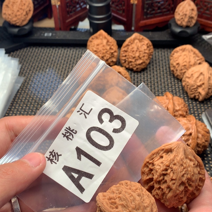 文玩核桃吊坠昆仑