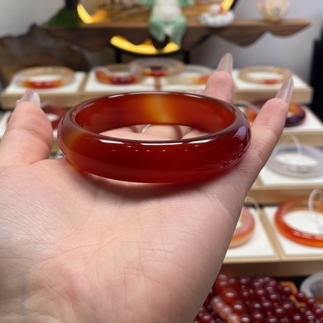 黄****玛瑙/玉髓未镶嵌手镯