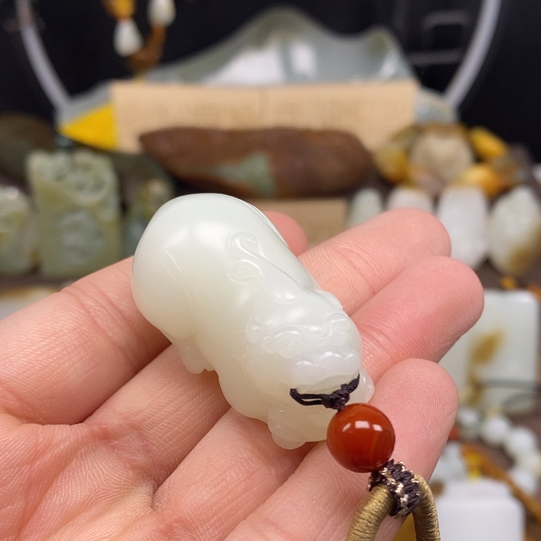 和田玉颈饰未镶嵌1