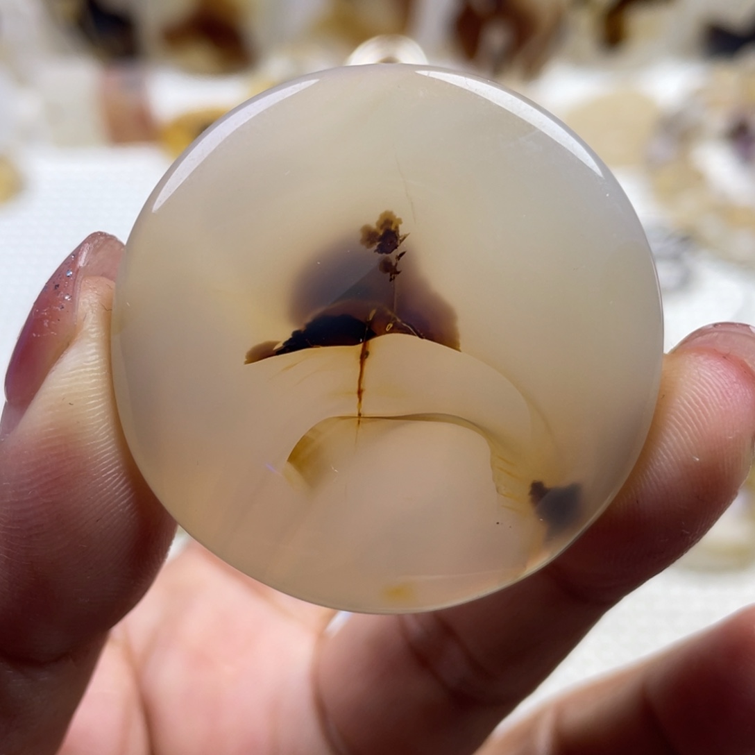 陌***`玛瑙/玉髓未镶嵌颈饰