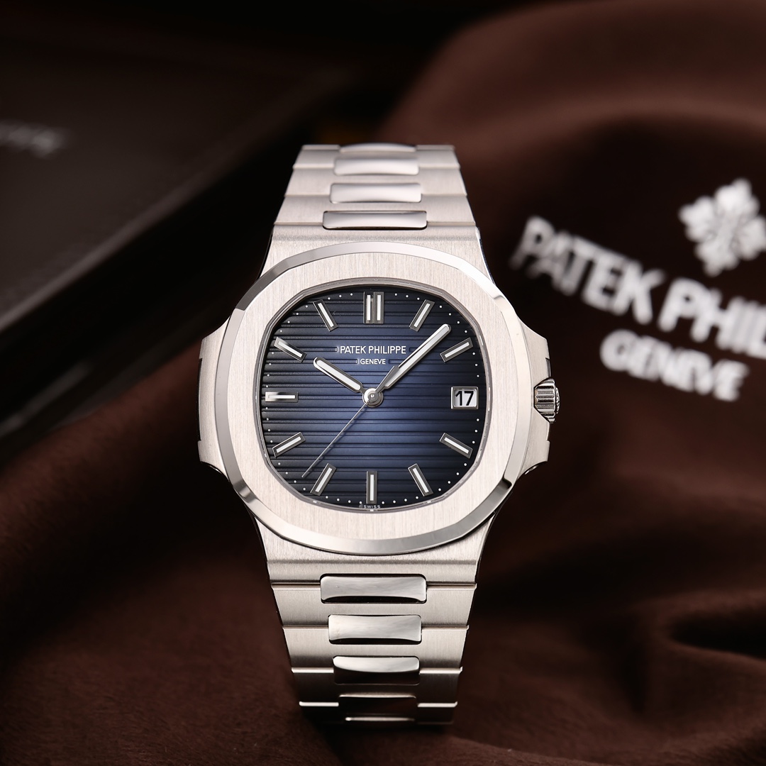 95新 Patek Philippe/百达翡丽 5811G 白金 41mm 2024年5月保卡