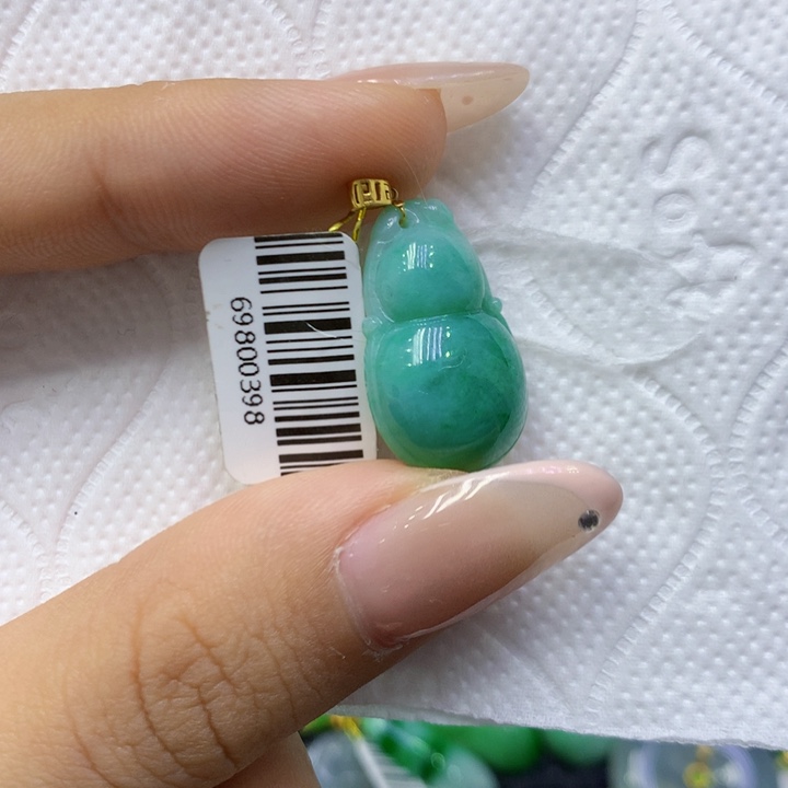 颈饰18K金镶嵌翡翠