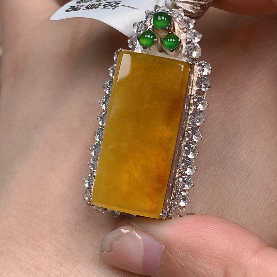 翡翠戒指未镶嵌翡翠