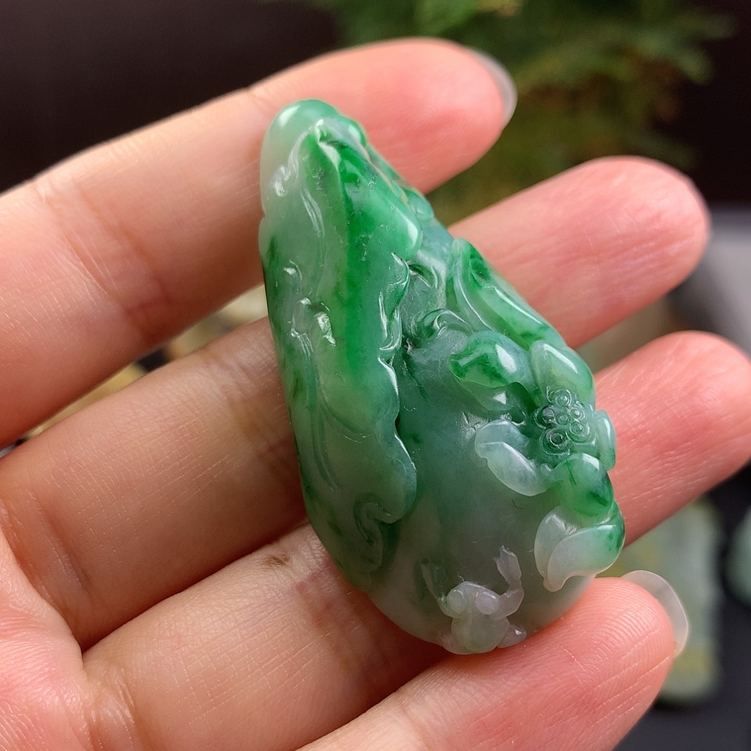 未镶嵌定制翡翠莲