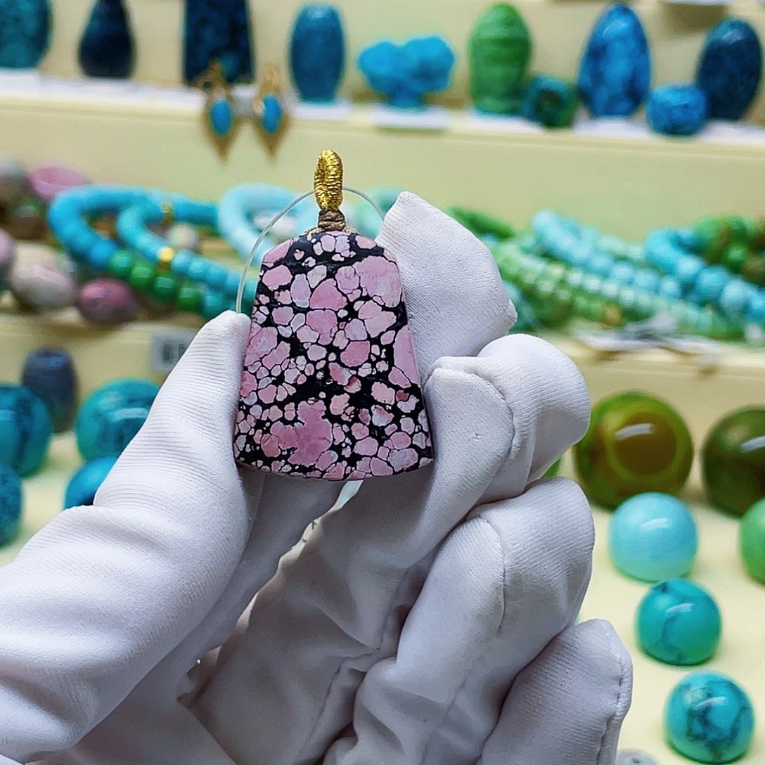 绿松石颈饰未镶嵌