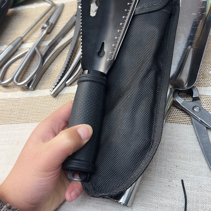 多功能户外铲一个