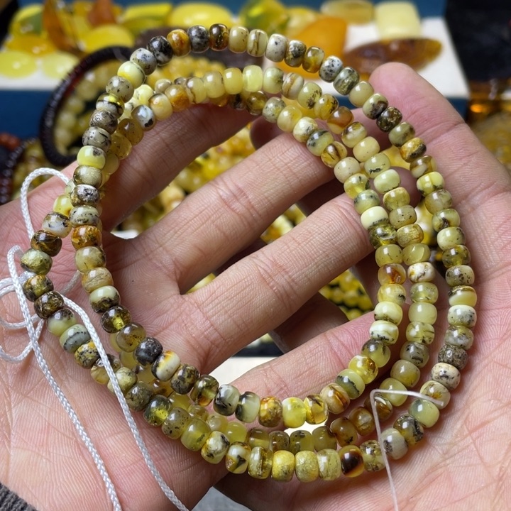 琥珀珠宝奇石未镶嵌