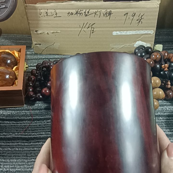 端景台紫檀木类笔筒