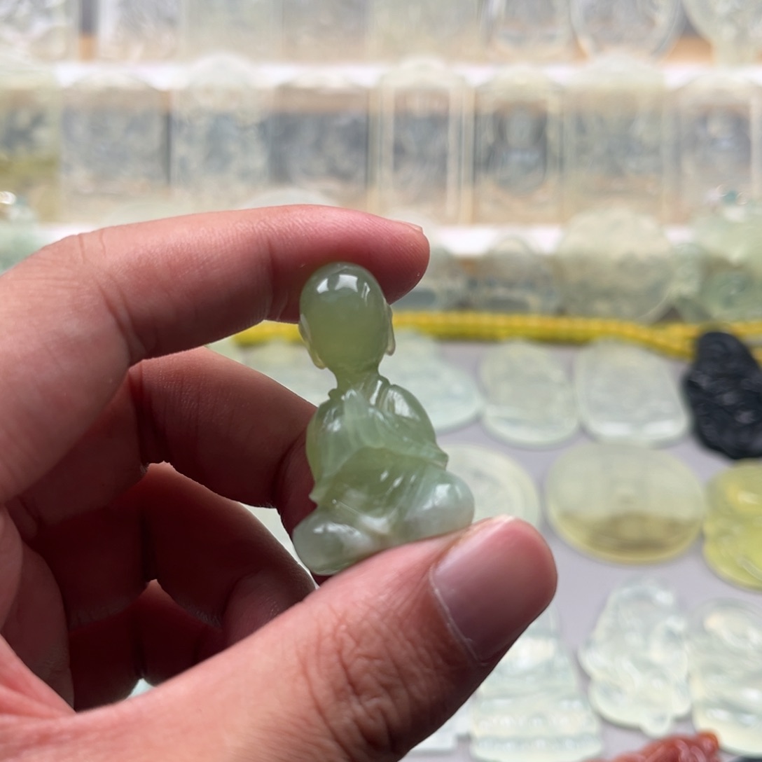 未镶嵌蛇纹石玉颈饰
