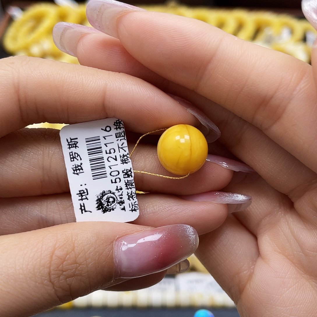 蜜蜡裸石未镶嵌圆珠11.9mm瑕疵福利（沙眼）