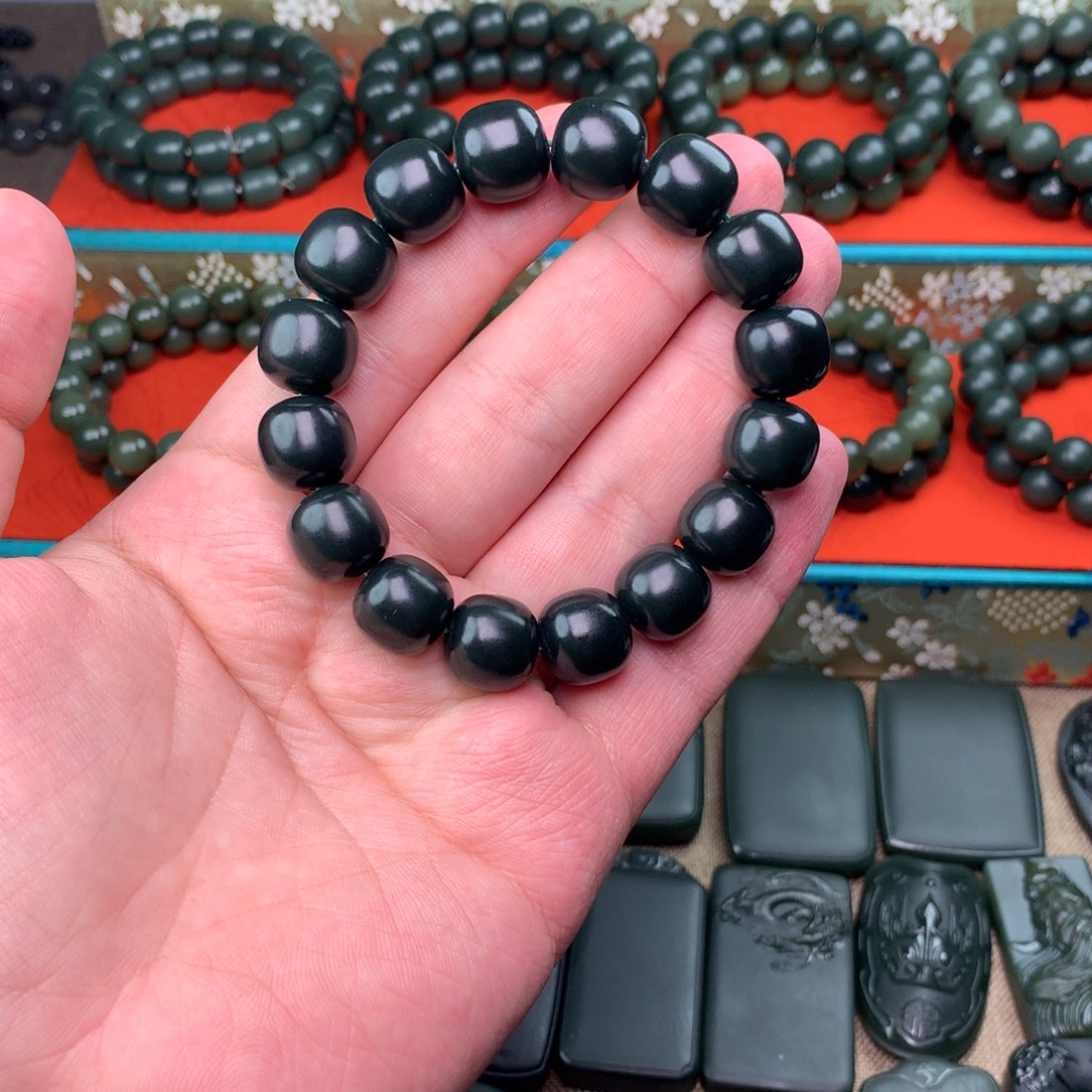 华***丽和田玉未镶嵌手链