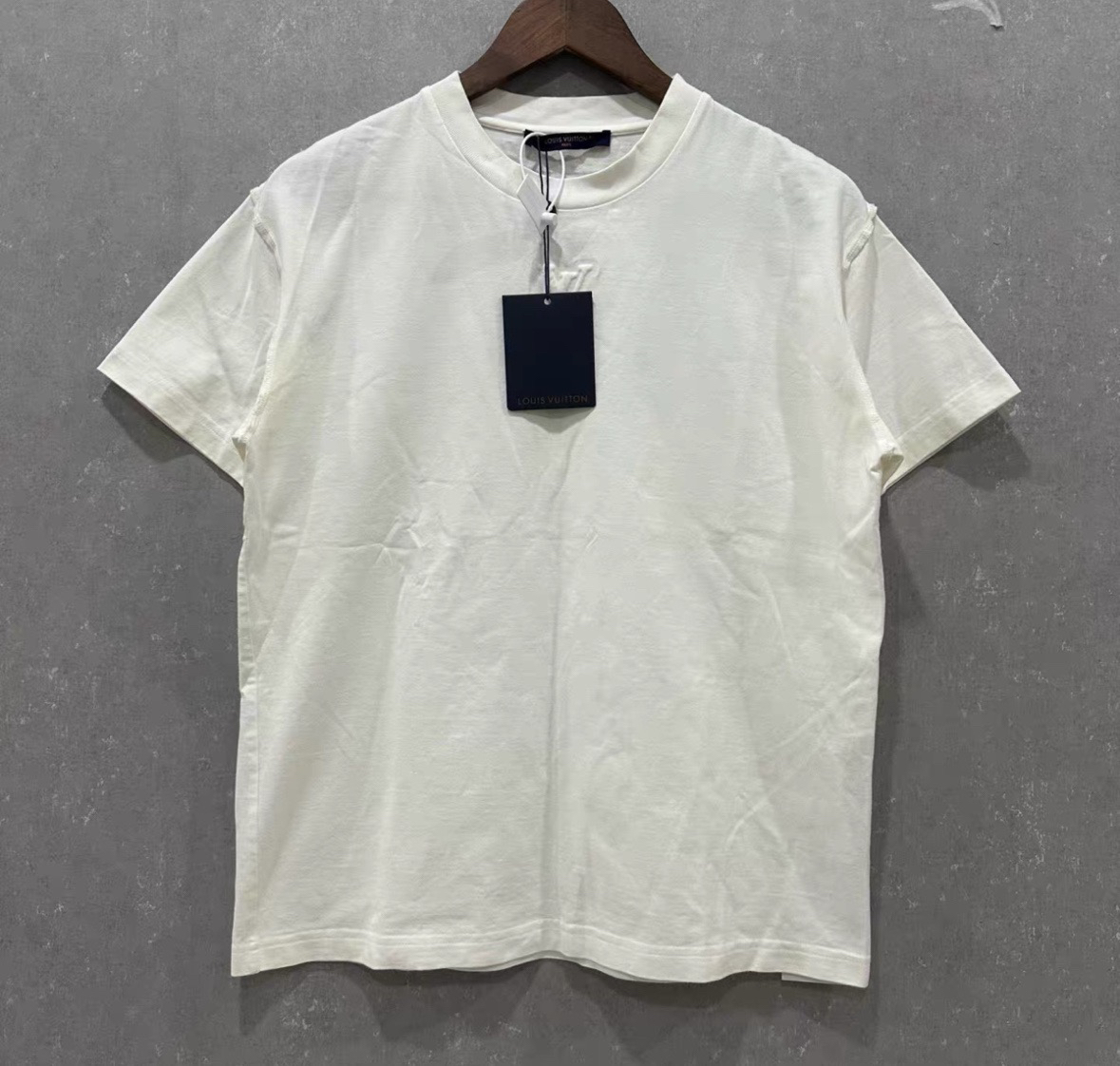 未使用 LouisVuitton/路易威登 白色浮雕logo短袖L码/004901