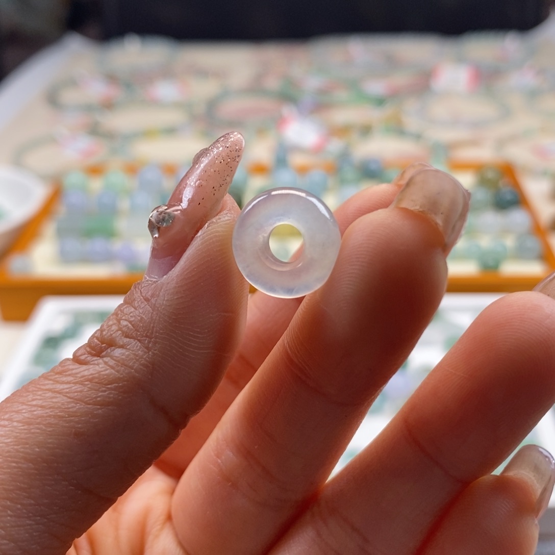翡翠散珠天然翡翠甜甜圈12.7×4.4，有内纹