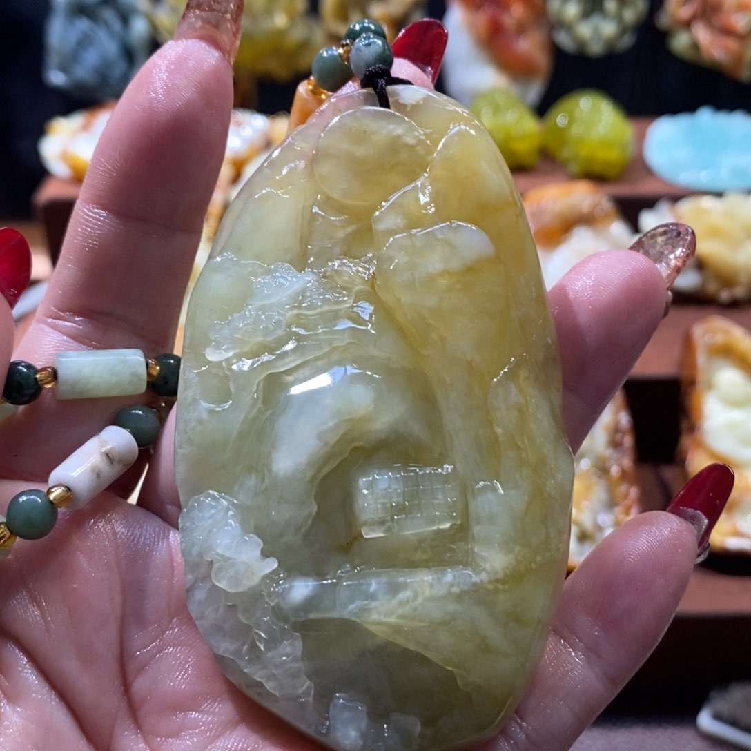 蛇纹石玉颈饰未镶嵌