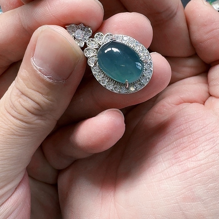 翡翠颈饰未镶嵌天然A货翡翠放漏