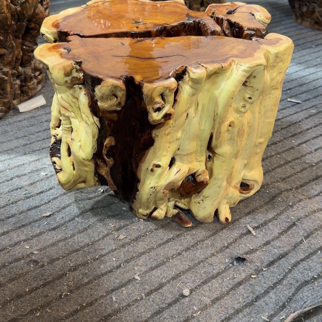 尹***哥龙纹鸡心枣木手工艺品 