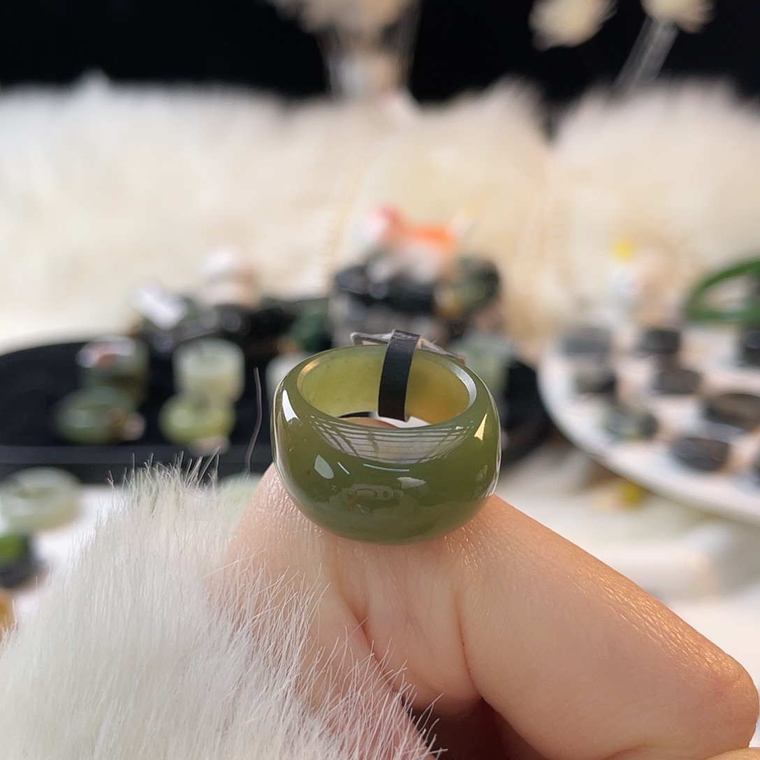 ⺍****和田玉未镶嵌戒指k86湖水绿馒头16.9mm