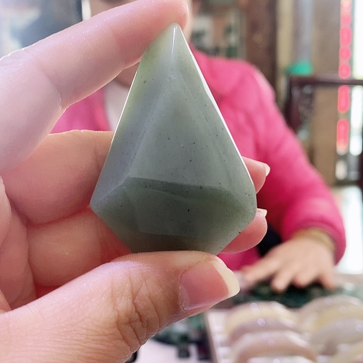 石英质玉颈饰未镶嵌